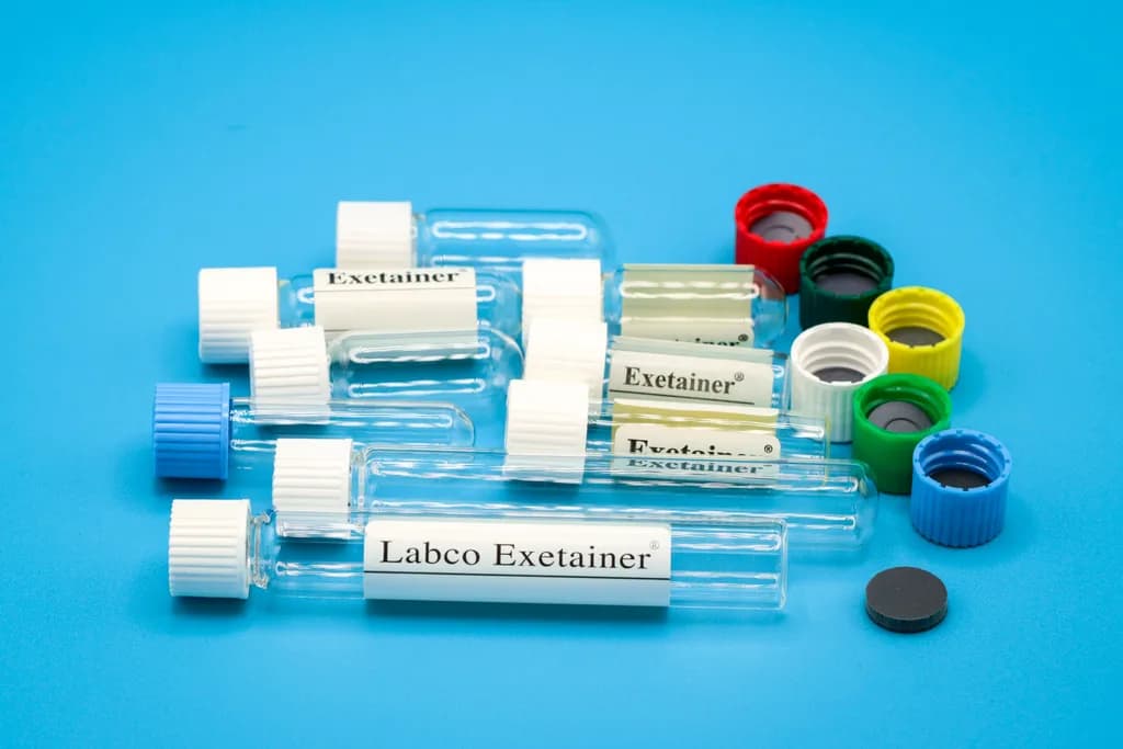 Exetainer® 12 ml Borosilikat Flasche, kein Label, mit Vakuum Rundboden, blaue Kappe mit Septum